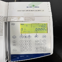 Mettler Toledo HR83 Halogen Moisture Analyzer image 2